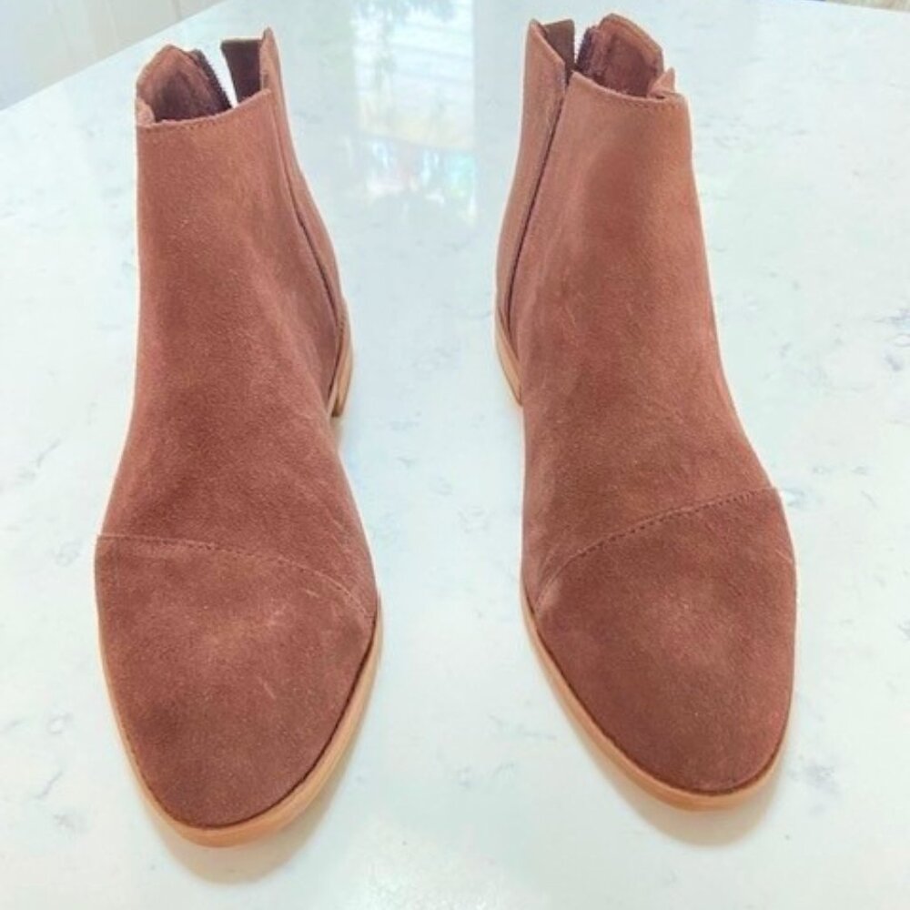 Toms Ankle Boots - Style is called Rylie. Size 9